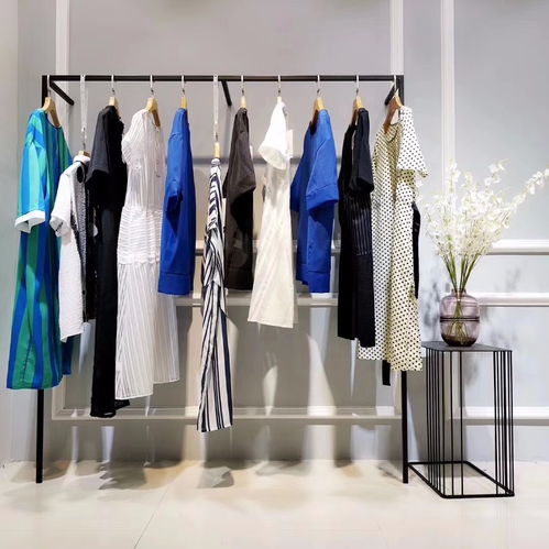 探尋優(yōu)質(zhì)貨源 走進(jìn)樸莊19夏真絲棉麻品牌折扣女裝店